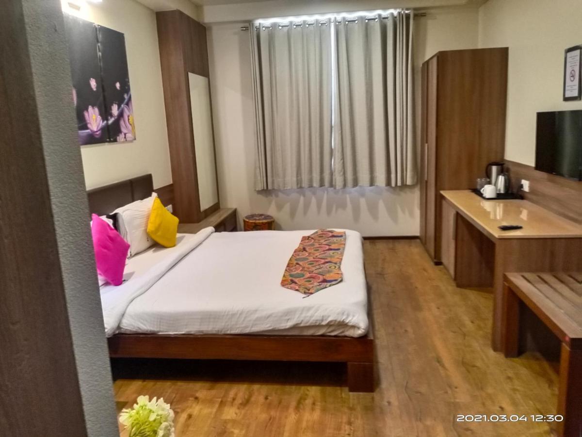 ג'איפור Fleur Hotel מראה חיצוני תמונה