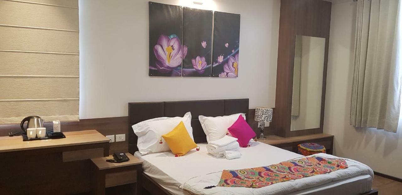 ג'איפור Fleur Hotel מראה חיצוני תמונה